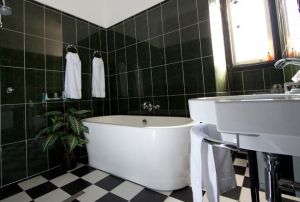 Amore Boutique Bed and Breakfast - Tourism Cairns